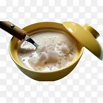 瓷碗里的椰奶香芋西米露