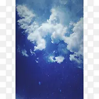 蓝色白色的天空