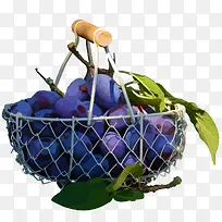 一篮紫蓝色的葡萄