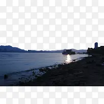 黎明的河面