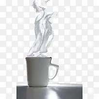 白色热茶杯