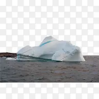 白色漂浮冰山