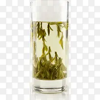 新鲜茶叶浸泡春茶