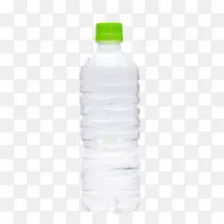 透明解渴带绿色瓶盖的塑料瓶饮用