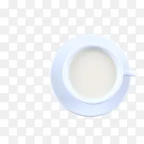 白色俯视牛奶饮品