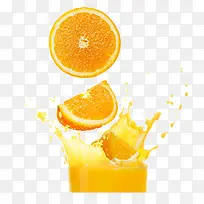 切好的橙子放进橙汁里面
