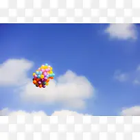 纯净蓝天白云彩色气球