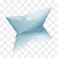 水中的纸折船