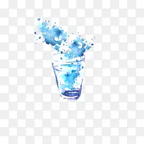 一杯四溢的水