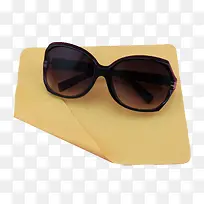 黄色眼镜布和黑色眼镜