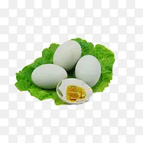 生菜叶和白色咸鸭蛋
