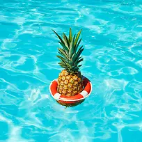 游泳池游泳圈菠萝海报背景