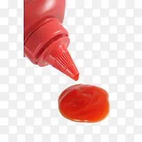 红色塑料瓶子番茄酱包装挤压出酱