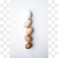 三个排列有序的鸡蛋
