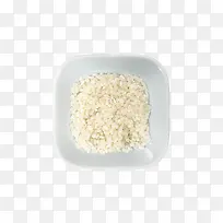 四方碟子里的白色大米饭