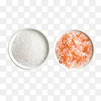 瓷碗里的粗盐粒