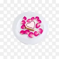 情人节玫瑰花瓣和蛋糕