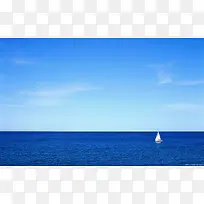 平静海面上的帆船海报背景