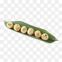 粽叶上的糕点