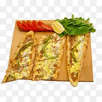 餐盘上的皮塔饼