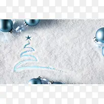 蓝色小球积雪圣诞点缀