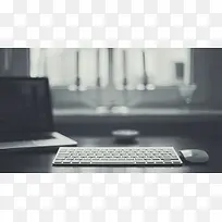 键盘无线鼠标笔记本模糊背景