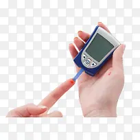 扎手指进行血糖检测