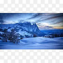 冬日美景雪地山峰