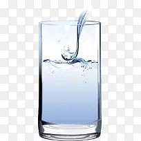 透明玻璃杯水