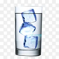 水杯里的冰块