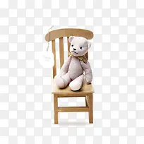 坐在椅子上的小熊