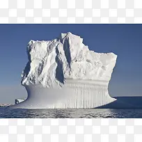 巨大的雪山冰山摄影图