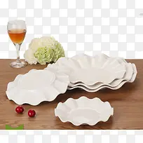 桌子白色盘子