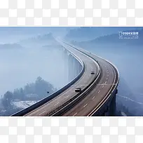 云雾中的高架桥高速公路海报背景