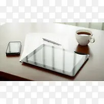 工作书桌手机平板电脑咖啡杯