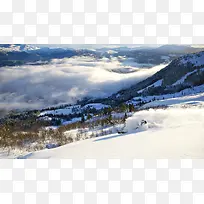 大气滂沱的雪山风景