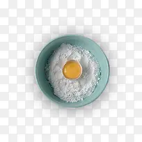 盛着鸡蛋面粉的碗