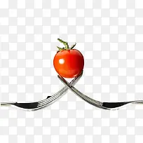 刀叉上的番茄