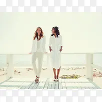 海边白色衣服秋装女装海报