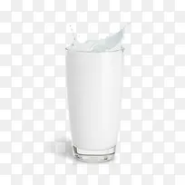 杯装的牛奶