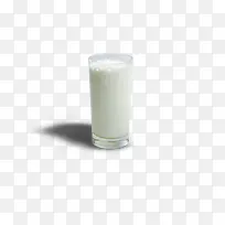 杯装的牛奶