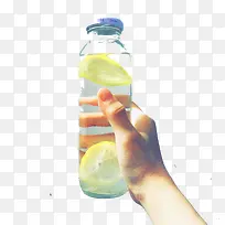 一瓶好看的水