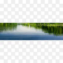 绿树倒影湖面美景