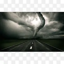 公路上的龙卷风艺术摄影