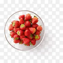一盘洗干净的草莓