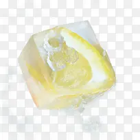 冰块中的柠檬