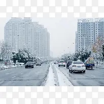 大雪后的交通道路
