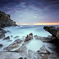 风景蓝天白云海面自行车背景