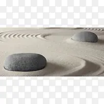 石头在沙子上面划出的痕迹