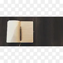 木桌笔记本背景